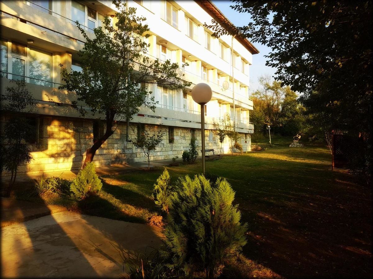 Отель Hotel Touristic Home Kailaka Плевен-33