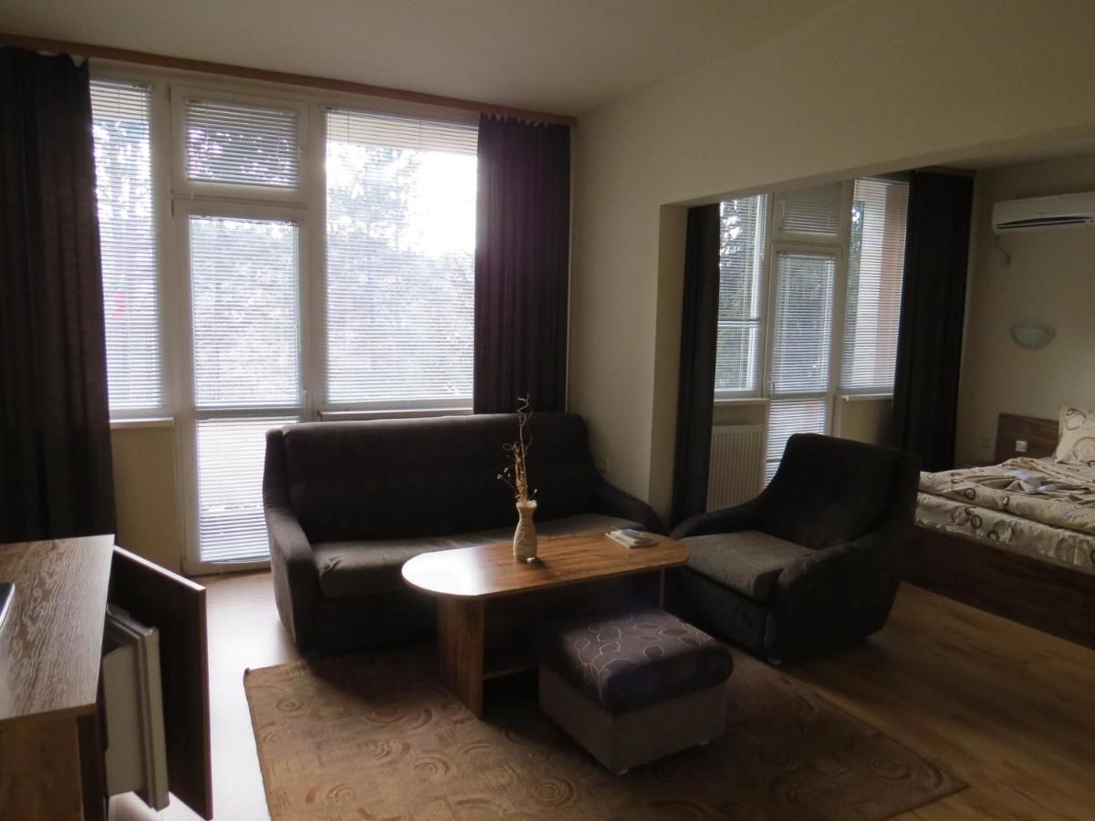 Отель Hotel Touristic Home Kailaka Плевен