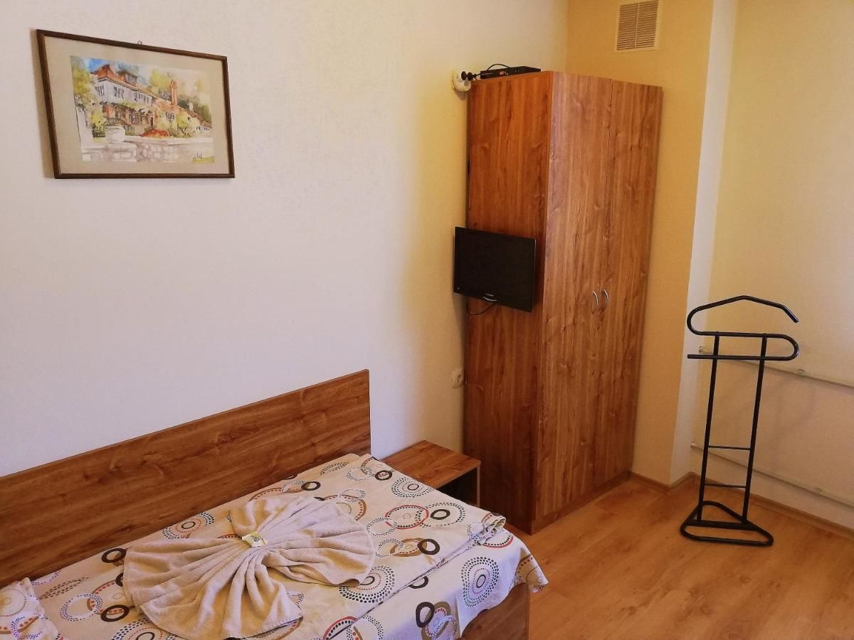 Отель Hotel Touristic Home Kailaka Плевен