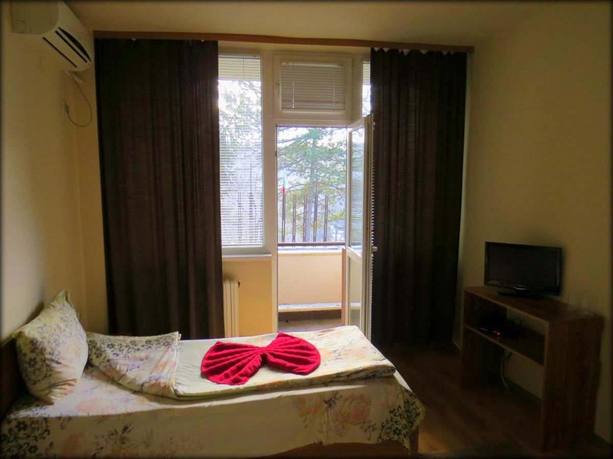 Отель Hotel Touristic Home Kailaka Плевен