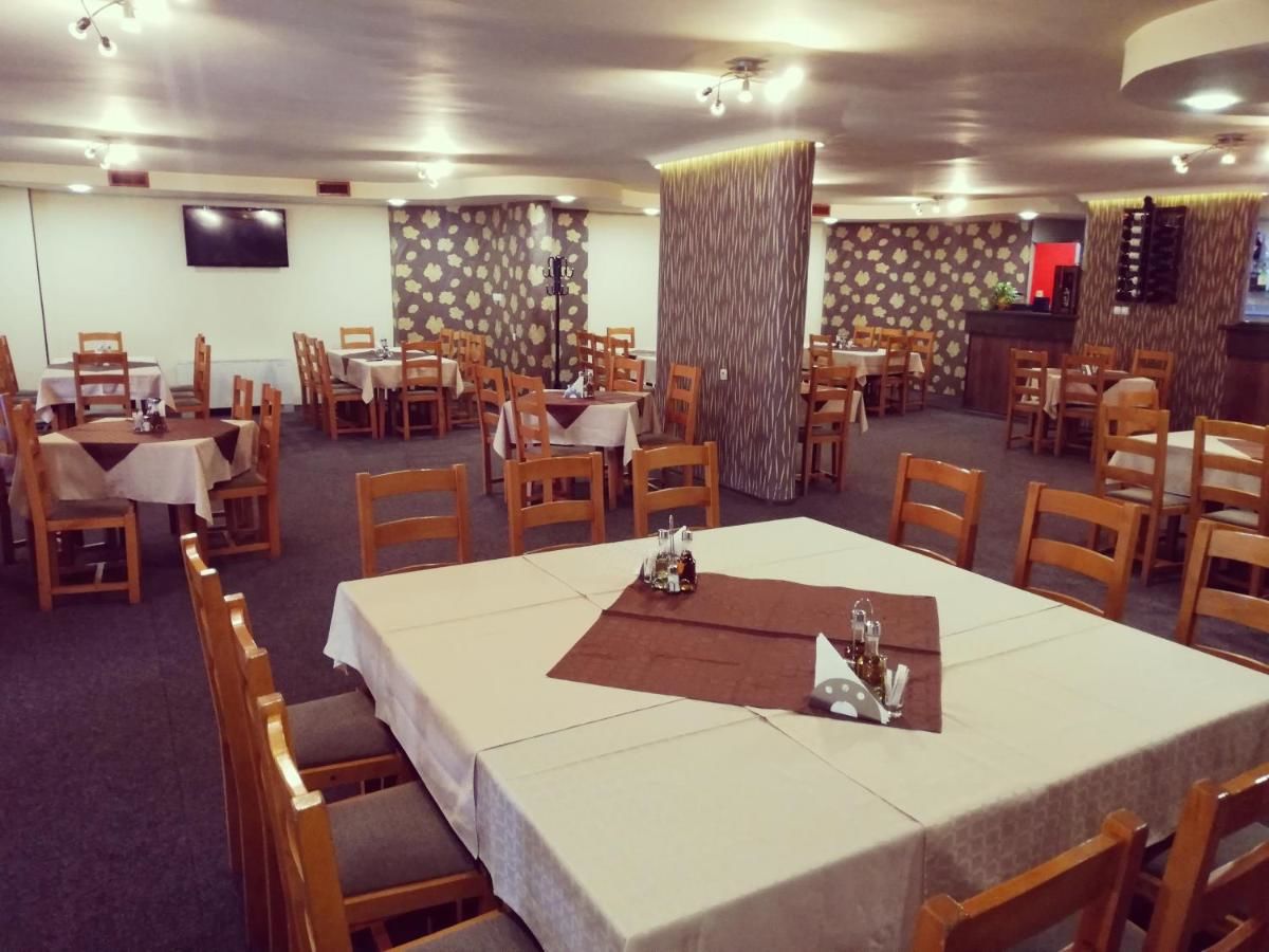 Отель Hotel Touristic Home Kailaka Плевен-10